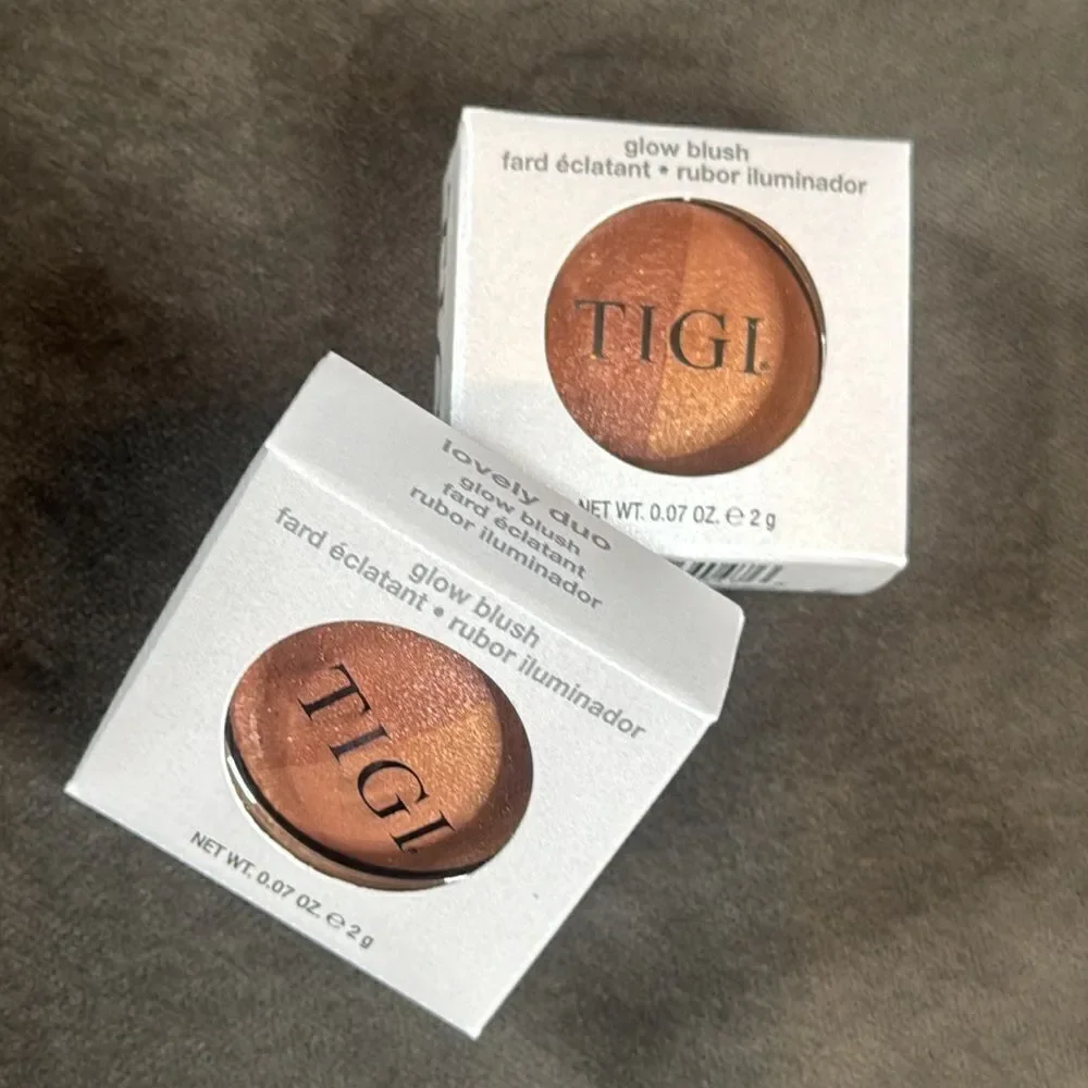 TIGI Professional Cosmetics Glow Blush Lovely Duo 2xCompacts 7342 NEW